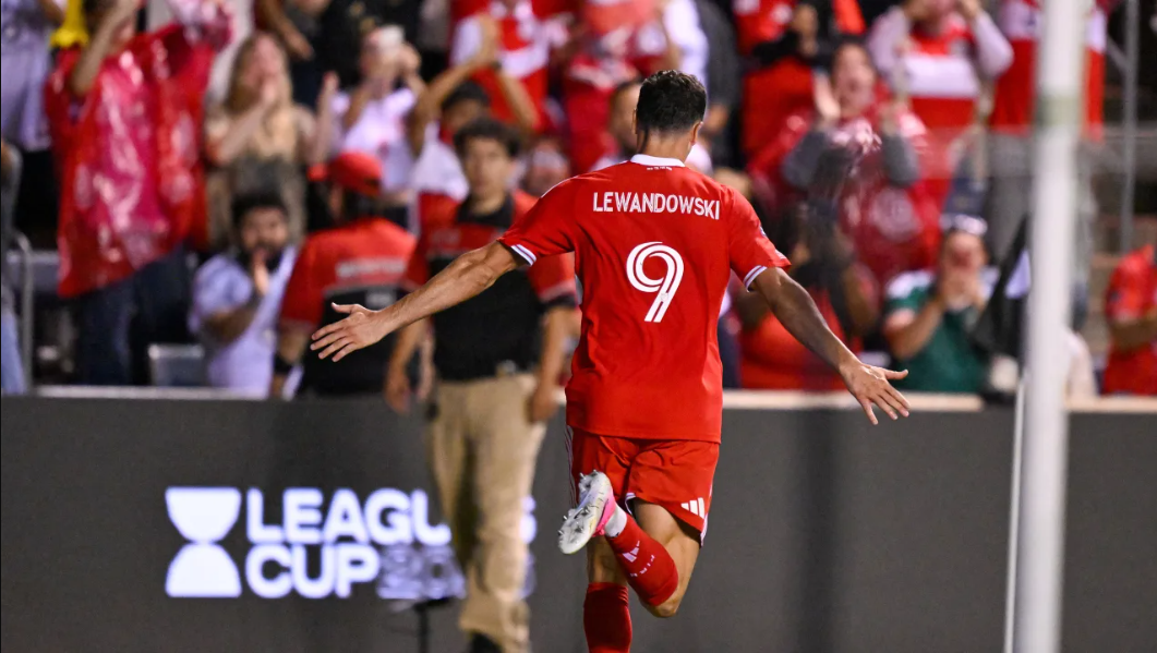 Chicago Fire FC Cukur Santos Laguna di Leagues Cup 2026, Lewandowski Cetak Gol Telat