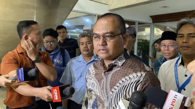 DPR Kawal Hak Pekerja PT Pos di Tengah Penundaan Pembayaran Bunga Sukuk Ijarah Rp 11,65 Miliar