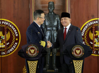 Foto Menhan Sjafrie Terima Kunjungan Menhan China di Kantor Kemhan