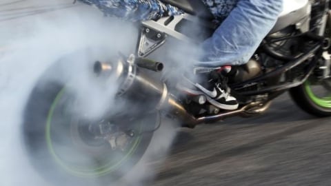 Geng Motor di Medan Konvoi Bawa Sajam Siang Hari, Berakhir Diringkus Polisi