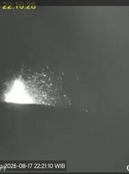 Gunung Anak Krakatau Alami 20 Kali Erupsi dalam Sehari