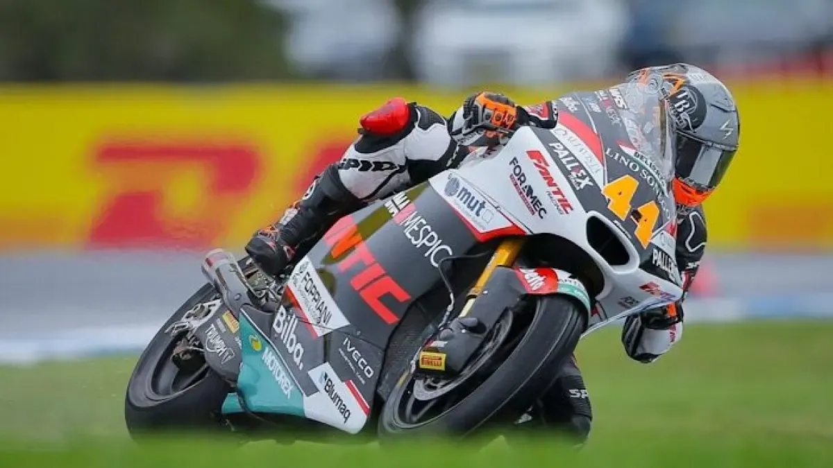 Hiroshi Aoyama Puji Veda Ega Pratama Finis P9 Moto3 Inggris 2026: Tak Pernah Menyerah!