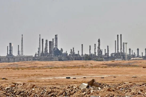 Houthi Klaim Serang Kilang Minyak Aramco di Jizan Arab Saudi dengan Drone