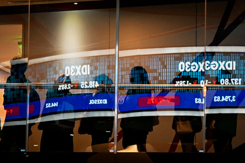 IHSG Dibuka Naik 0,28 ke 6.544, Rupiah Menguat Jadi Rp 17.694 per Dolar AS