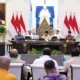 Istana Jelaskan Momen Prabowo Diapit Jokowi-Gibran Saat HUT ke-81 RI