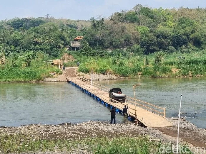 Jembatan Apung di Sungai Progo Dibangun Swadaya oleh Pengusaha Tahu Kulon Progo dan Bantul Yogyakarta