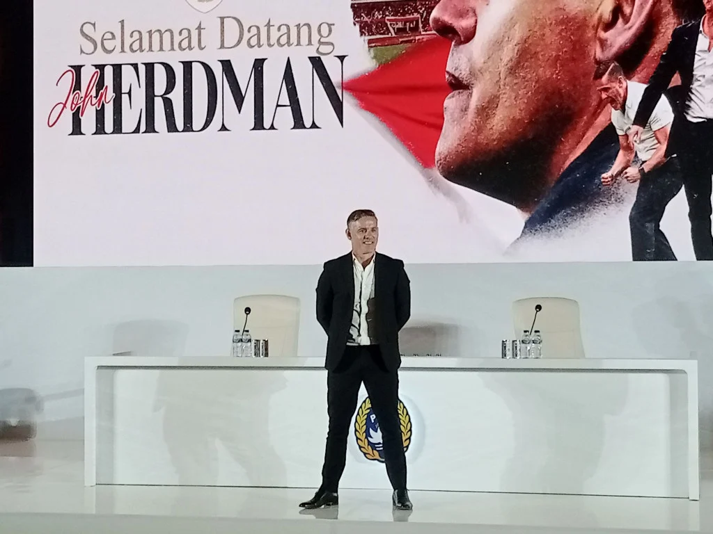 John Herdman Tak Gentar Hadapi Tekanan dengan Izinkan Anaknya Bermain di Liga Indonesia