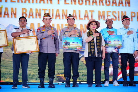 Kapolri dan Ketua Komisi IV DPR Tanam Bawang Putih di 279 Hektare Lahan untuk Dukung Swasembada