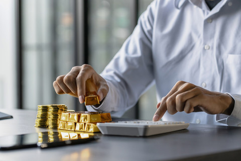 Kata Ekonom soal Simpanan Emas Warga RI Capai 1.800 Ton