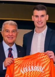 Kata-Kata Dominik Livakovic Usai Resmi Bergabung dengan Barcelona