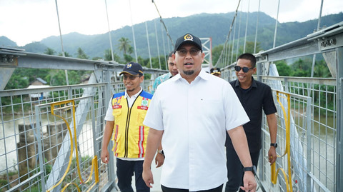 Kawal Aspirasi Warga, Andre Rosiade Cek Pembangunan Jembatan Duku-Subarang Solok