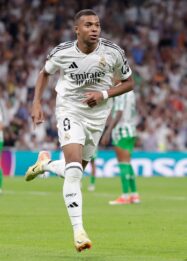 Klasemen La Liga, Hat-trick Mbappe Bawa Real Madrid ke Puncak Menang 4-1 Libas Sociedad