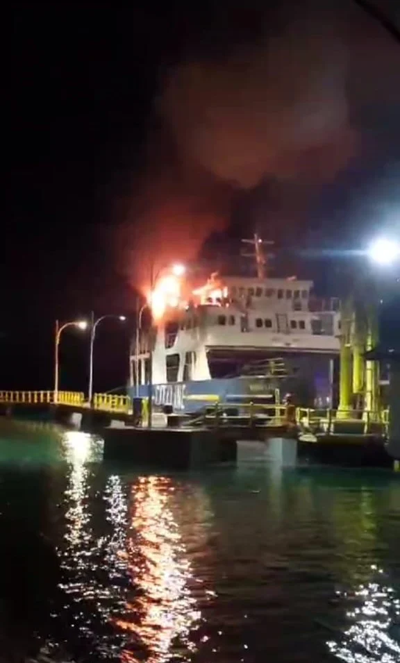 KMP Mutiara Sentosa 2 Terbakar di Perairan Sumenep, Pemerintah Segera Investigasi Penyebab Kebakaran