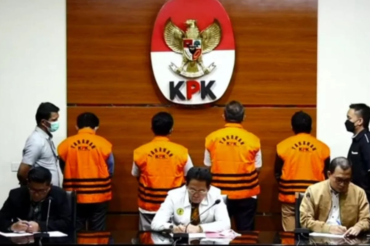 KPK OTT Rektor Unsoed: Temuan Uang Rp 764 Juta dan Sorotan Sistem PMB oleh Ravik Karsidi