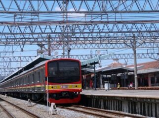 KRL Gangguan karena Tertemper, KAI Ingatkan soal Perlintasan Sebidang