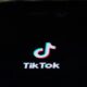 Lagu Ibu Bilang Pakai Ini Dulu Ramai di TikTok, Bawa Kisah Anak yang Kesepian