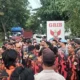 Lima Truk Ormas Grib Jaya Rusak di Slipi, Polisi Tegaskan Tidak Ada Pembakaran