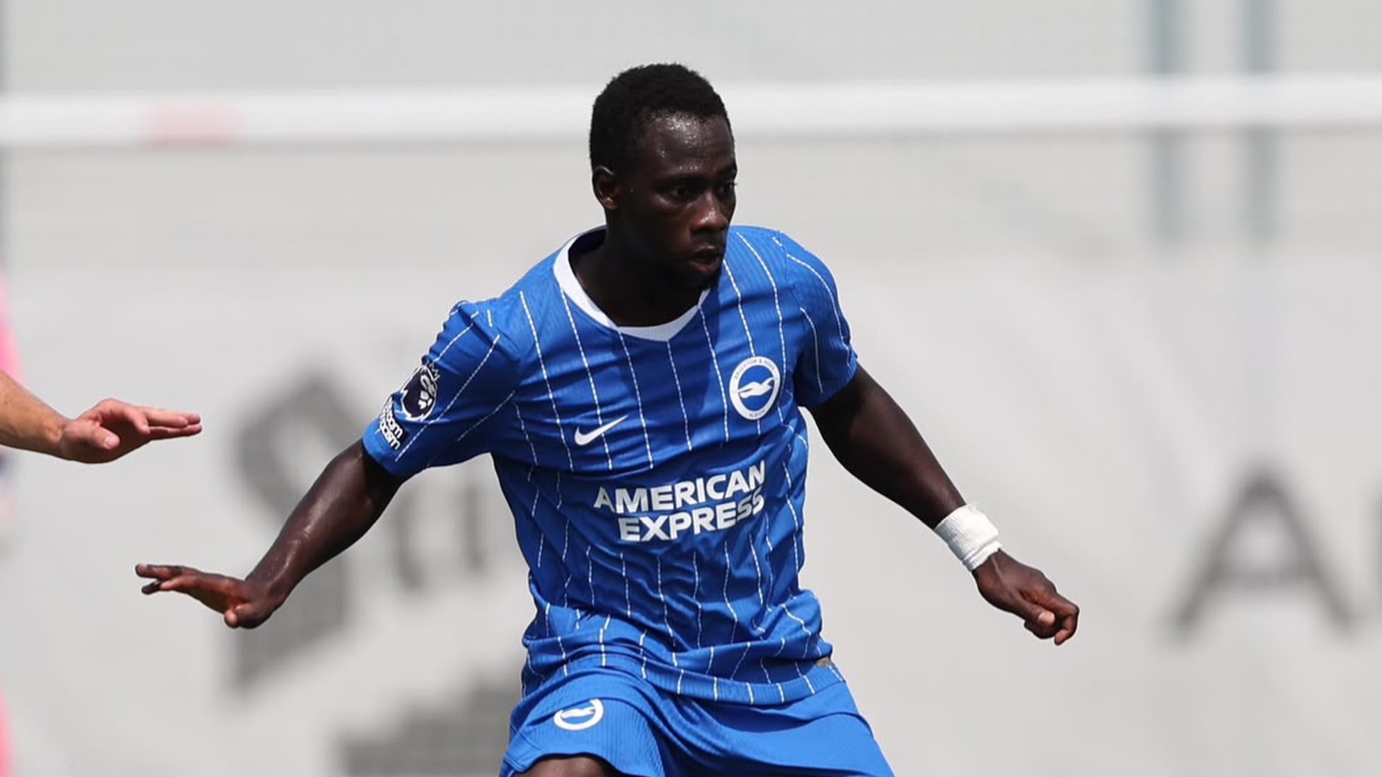 Liverpool Ajukan Tawaran Rp 1,2 Triliun untuk Yankuba Minteh, Brighton Tolak