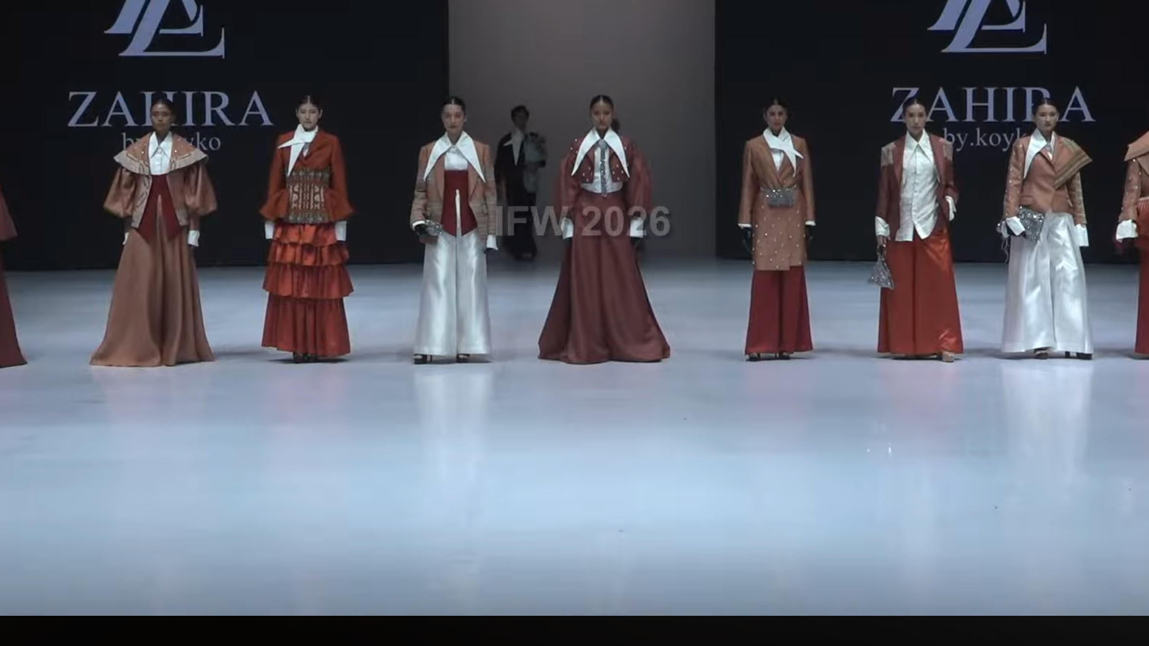 LUMINARA Bawa Wastra Nusantara dalam Tampilan Modern di IFW 2026