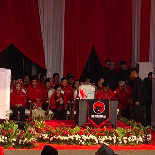 Megawati Pimpin Upacara HUT ke-81 RI di Sekolah Partai PDIP