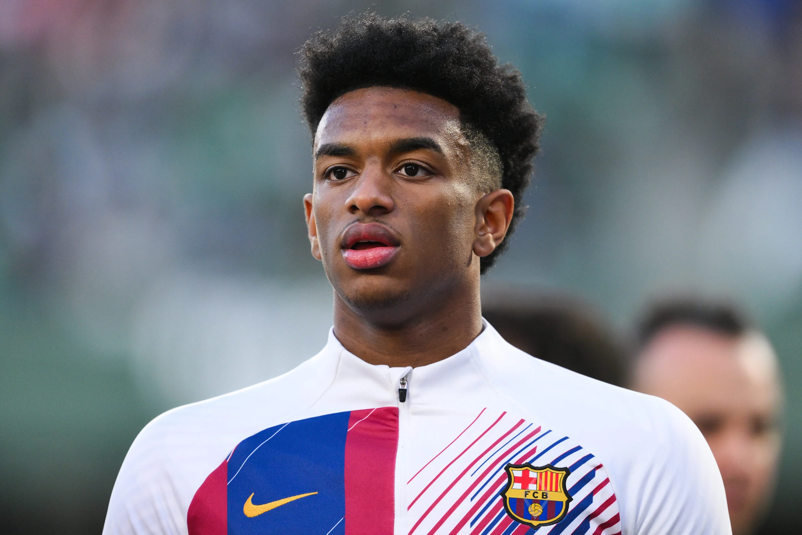 Menghilangnya Alejandro Balde saat Barcelona Bantai Elche Bikin Manchester United Bahagia