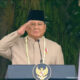 Pakai Beskap, Prabowo Pimpin Upacara Penurunan Bendera HUT 81 RI di Istana