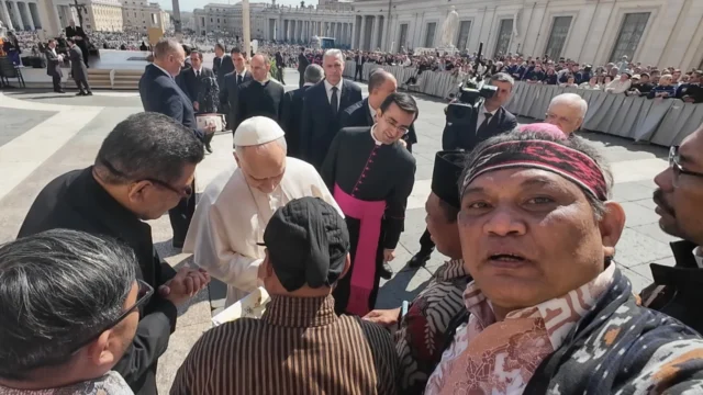 Patung Yusuf Arimatea Karya Perajin Jogja Diterima Paus Leo XIV, Bawa Mukjizat dan Berkah Tak Terduga