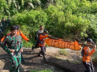 Pendaki Asal Brebes Terjatuh ke Kawah Gunung Slamet, Tim SAR Lakukan Evakuasi