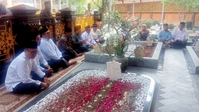 Pertemuan Ma'ruf Amin dan Gus Kikin di Makam KH Hasyim Asy'ari Tidak Serta Merta Bentuk Dukungan