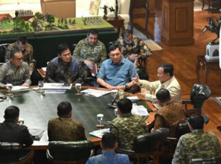 Prabowo Bahas Karhutla hingga Syarat Warga Dayak Masuk TNI di Hambalang