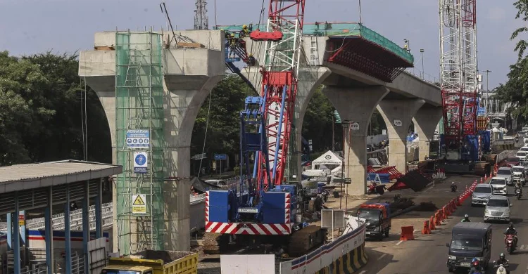 Pramono Tetapkan Tarif Uji Coba LRT Kelapa Gading-Manggarai Rp8 Rupiah