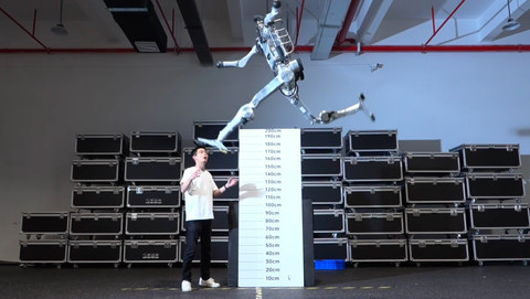 Robot Superman Unitree Kalahkan Rekor Manusia, Lari Kencang dan Loncat 2 Meter