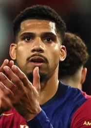 Ronald Araujo Segera Gabung Liverpool dengan Status Peminjaman, Opsi Permanen di Masa Depan