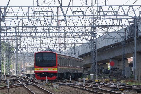 Sedan Vs KRL di Cisauk, Kondisi Mobil Ringsek