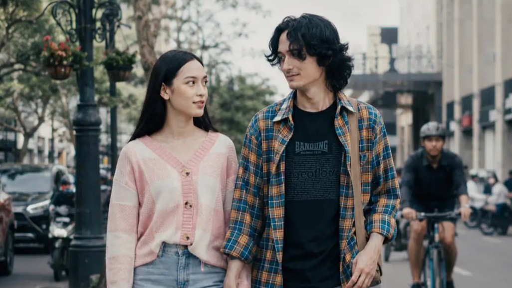 Sinopsis Film Dan Bandung, Adaptasi Novel Pidi Baiq tentang Cinta, Luka, dan Misteri