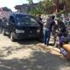 Solidaritas Tanpa Sekat, TNI Bersama Warga Evakuasi Mobil yang Terperosok di Parit Dusun Gompyong