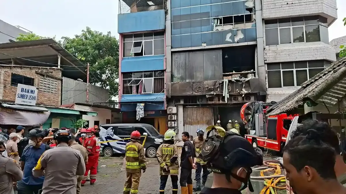 Telepon Dini Hari Terakhir dari Indah Korban Kebakaran KMP Putri Yasmin yang Tak Pernah Terpenuhi