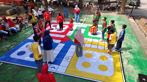 Warga Depok Gelar Lomba Ludo Manusia Peringati HUT 81 RI