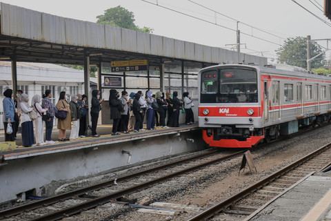 2 HP Terbakar di KRL Rangkasbitung, Perjalanan Sempat Terlambat 7 Menit
