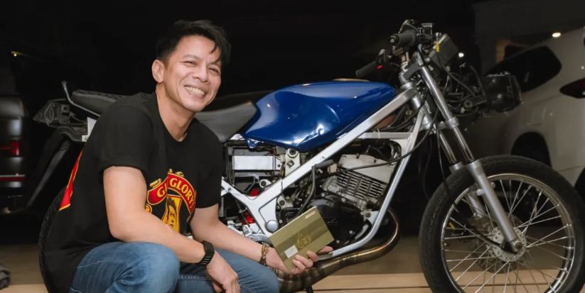 Ariel Noah Dapat Kado Kejutan Motor Pertamanya Suzuki RGR