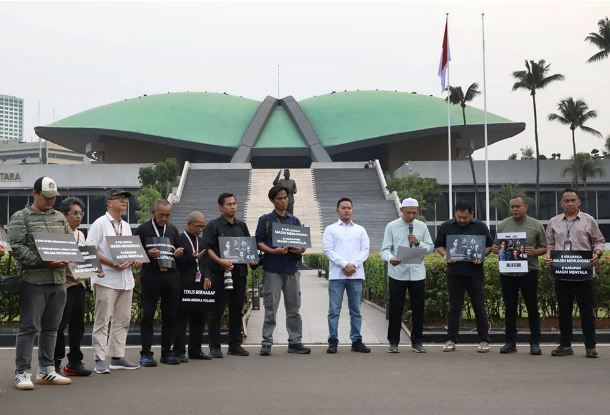 Wartawan Parlemen Gelar Doa Bersama untuk 5 Jurnalis dan 3 ABK Hilang di Selat Sunda