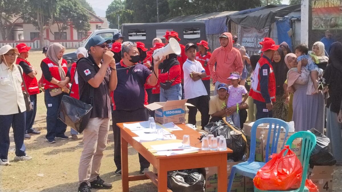 PMI Jember dan Palang Merah Jepang Gelar Simulasi Evakuasi Warga Pesisir Puger