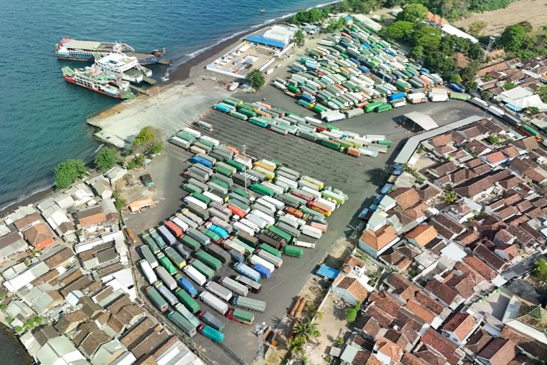 ASDP Kerahkan 25 Kapal Besar Urai Antrean Ketapang
