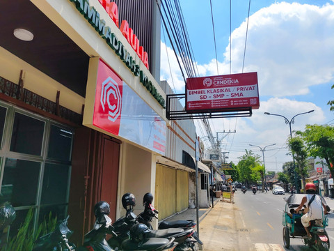 Cerita Pengelola Bimbel di Yogya Buka 4 Cabang Minat Tinggi demi Sekolah Impian