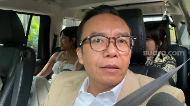 Detik-detik Pesawat Ari Lasso Hadapi Masalah Roda Saat Landing dan Cerita Pertemuan Dedi Mulyadi dengan Aktivis AMPB