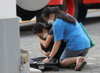 Foto Tangis Pilu Penghuni Pavilion, Anjing Kesayangan Tak Berdaya Saat Kebakaran