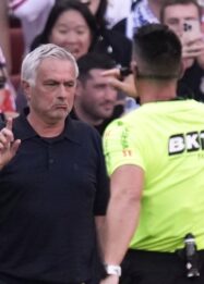 Hari Apes Jose Mourinho Tumbang di Derby Madrid, Kini Terancam Sanksi Skorsing