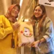 Hari Pelanggan Nasional, KAI Daop 7 Madiun Berikan Sambutan Ramah dan Souvenir di Stasiun