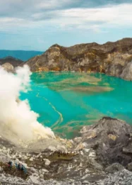 Kawah Ijen Kembali Dibuka untuk Wisatawan Setelah Kebakaran Hutan