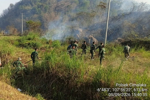 Kebakaran Hanguskan 4 Hektare Lahan di Ruas Tol Cisumdawu Exit Tol Cimalaka